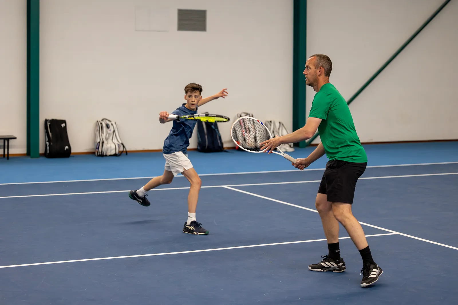 Begeleiding van onze jeugdige tennistalenten bij YUNIQQ